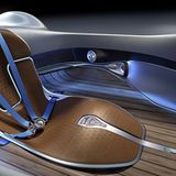 Das Holz erinnert an die klassischen Riva Boote