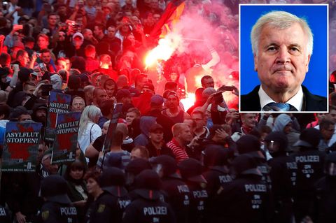 Seehofer will noch abwarten, bevor er sich zu den Ereignissen in Chemnitz äußert