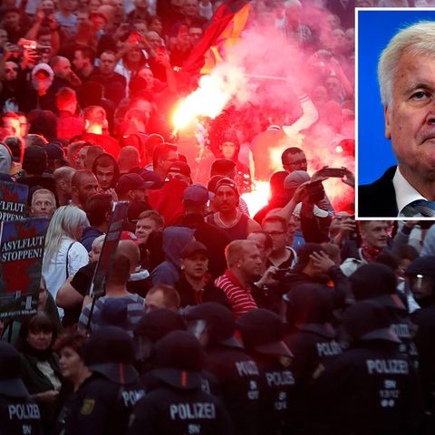 Seehofer will noch abwarten, bevor er sich zu den Ereignissen in Chemnitz äußert