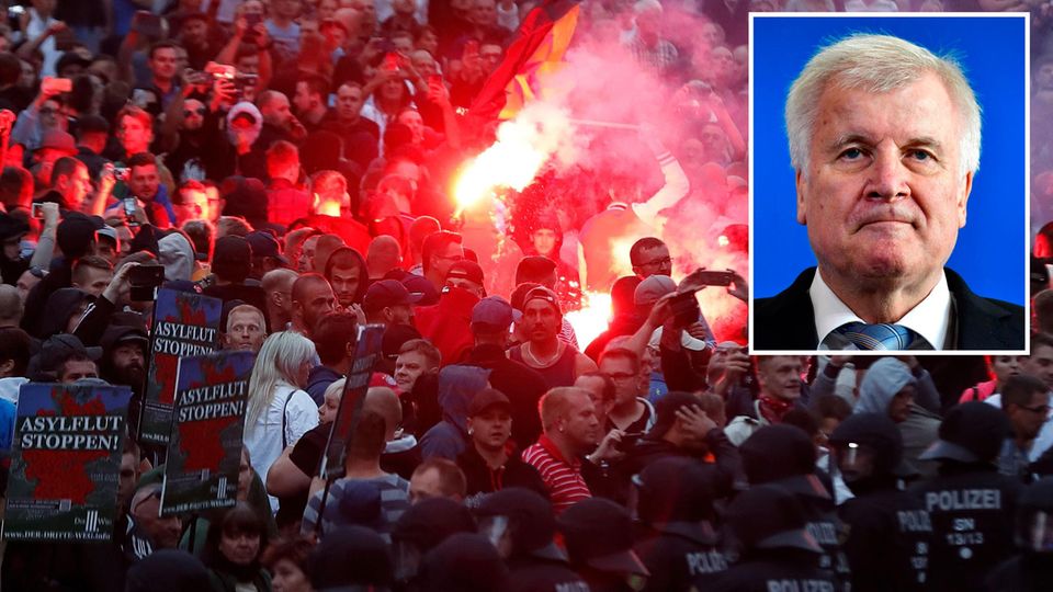 Seehofer will noch abwarten, bevor er sich zu den Ereignissen in Chemnitz äußert