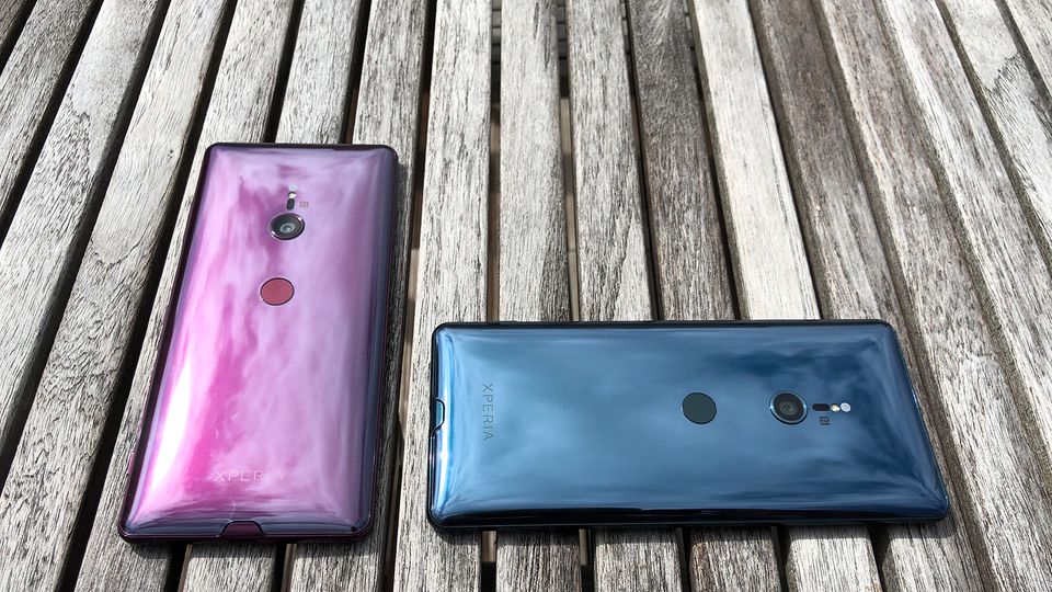 Die Rückseite des Sony Xperia XZ3 schmückt eine schillernder Perlmut-Effekt