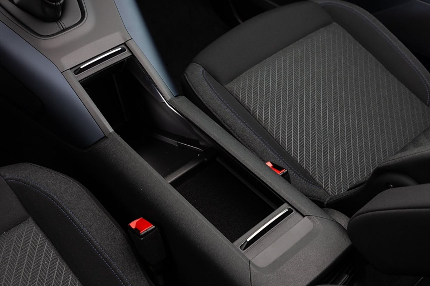 Peugeot Rifter Puretech 110 - viele Ablagen im Innern