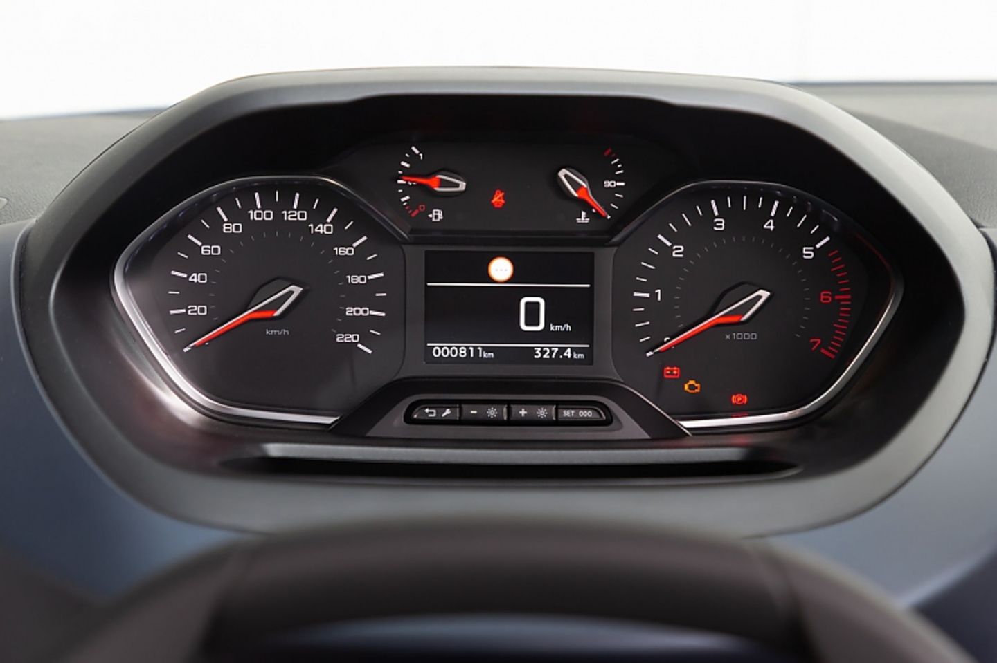 Peugeot Rifter Puretech 110 - die hoch liegenden Instrumente überzeugen nicht