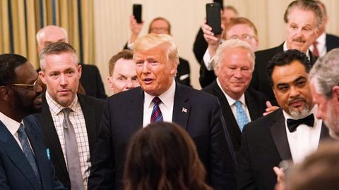 Donald Trump mit evangelikalen Führern im Weißen Haus