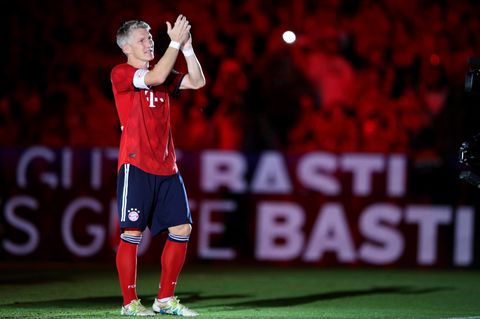 Abschiedsspiel: Schweinsteiger sagt Servus: "Du wirst auf ewig mein Fußballgott bleiben"