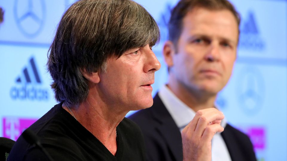 Joachim Löw Oliver Bierhoff auf PK