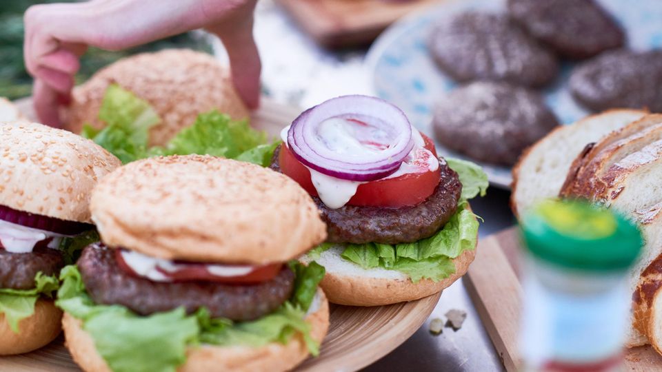 In 3 Minuten erklärt: Im Labor produziert: So funktioniert In-vitro-Fleisch In 3 Minuten erklärt: Im Labor produziert: So funktioniert In-vitro-Fleisch