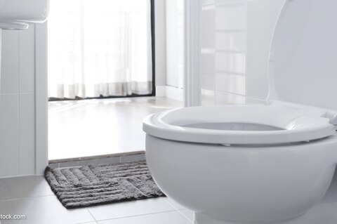 Geniales Hausmittel: So glänzt Ihre Toilette immer wie neu