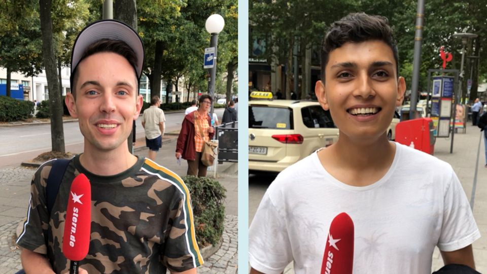 Zwei junge Männer werden von einem stern.de-Reporter befragt