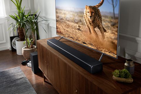 Mit etwas Glück legen Hersteller beim Fernseherkauf noch eine Soundbar drauf.