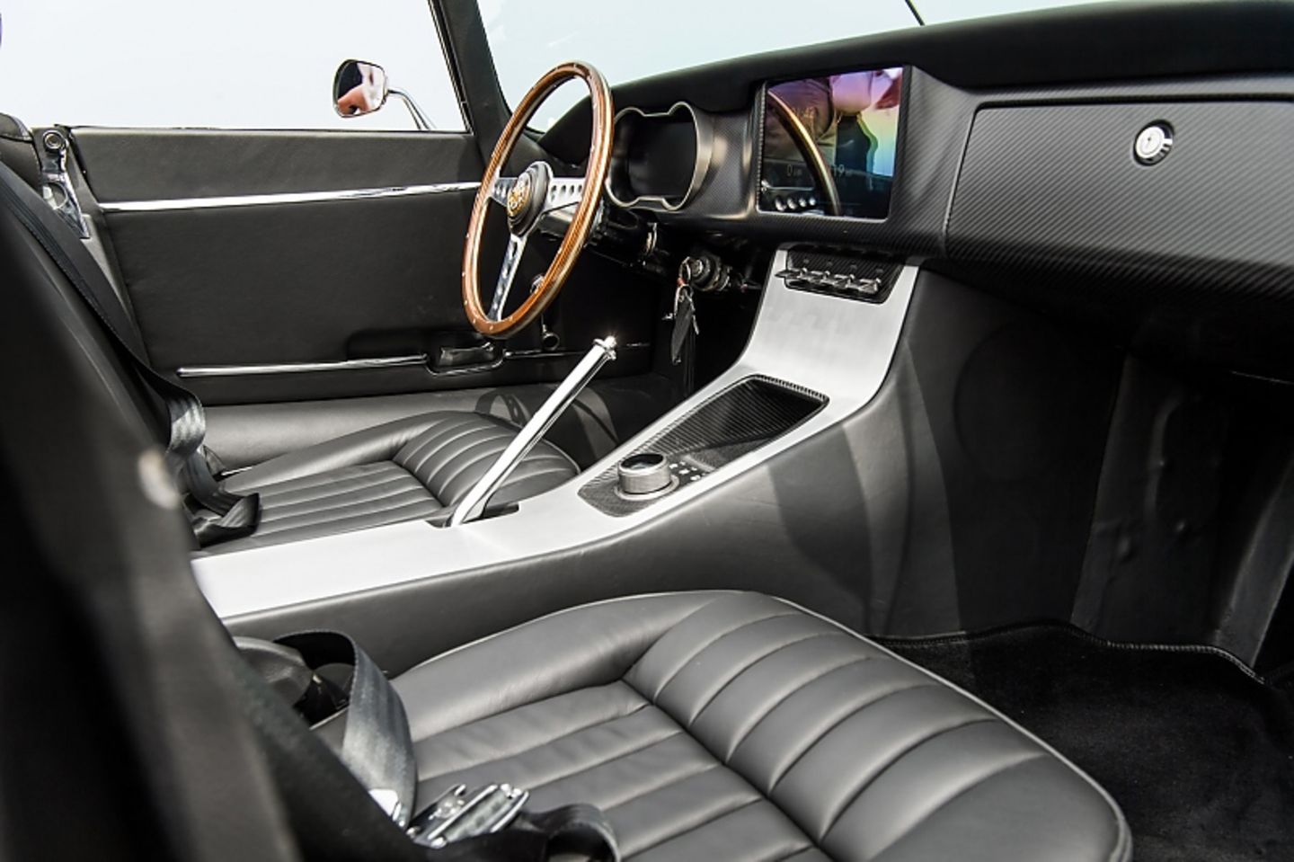 Jaguar E-Type Zero - neu und alt im Innern