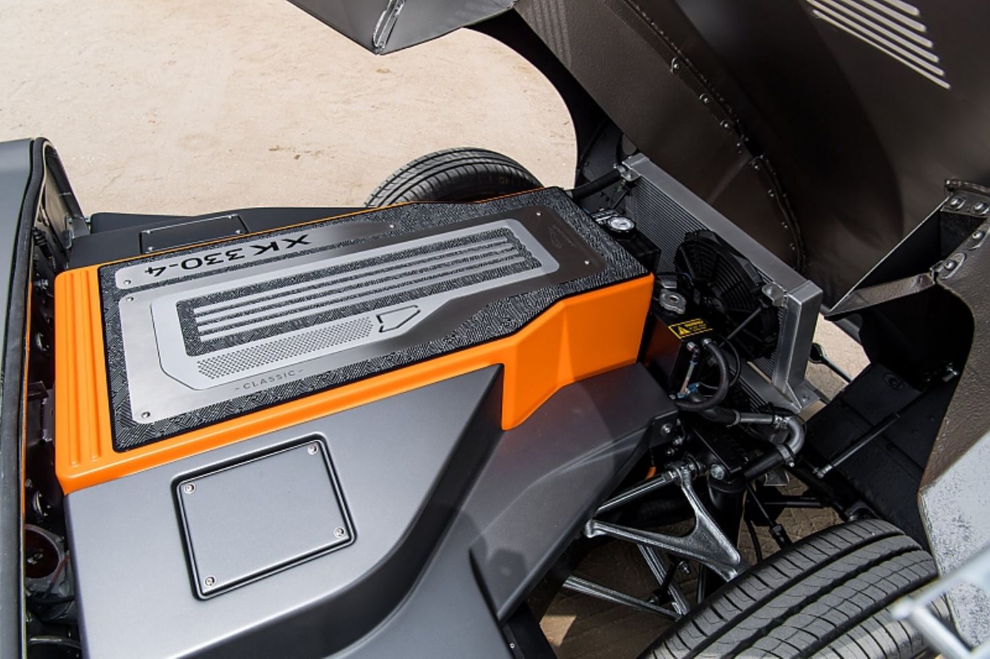 Jaguar E-Type Zero - Technik von Jaguar i-Pace und Range Rover PHEV