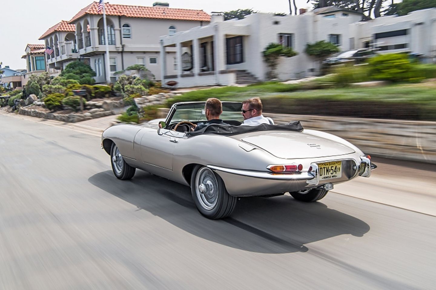 Jaguar E-Type Zero - der Auspuff fehlt, der Fahrspaß nicht