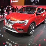 Der Arkana trägt das bekannte Renault-Gesicht inklusive Rhombus