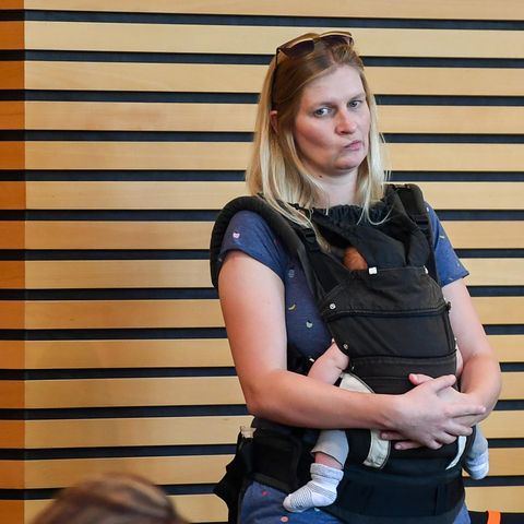 Thüringen: Abgeordnete kommt mit Baby in Landtag – und muss gehen
