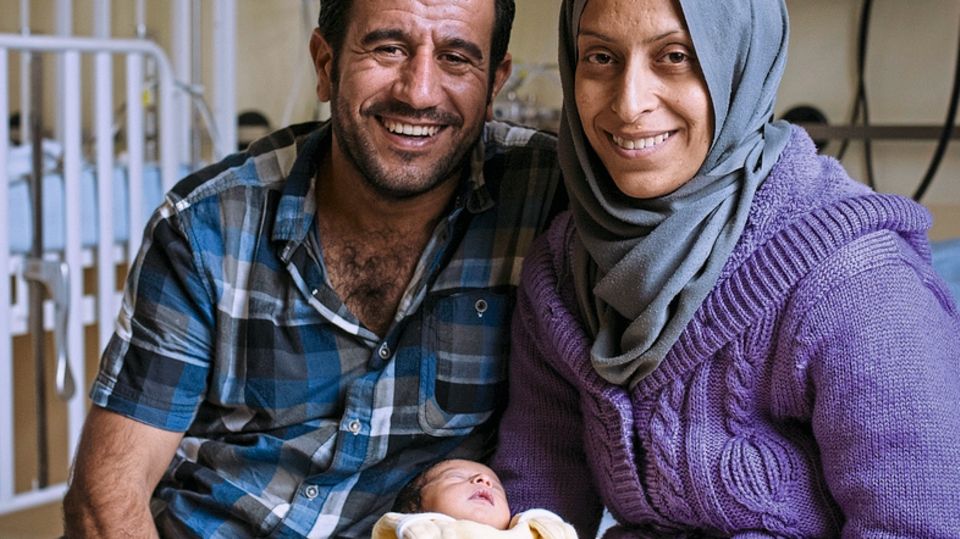 Integration: Die Eltern Selda und Rakan al-Abdallah päppeln ihre Tochter auf Die Eltern Selda und Rakan al-Abdallah päppeln ihre Tochter auf