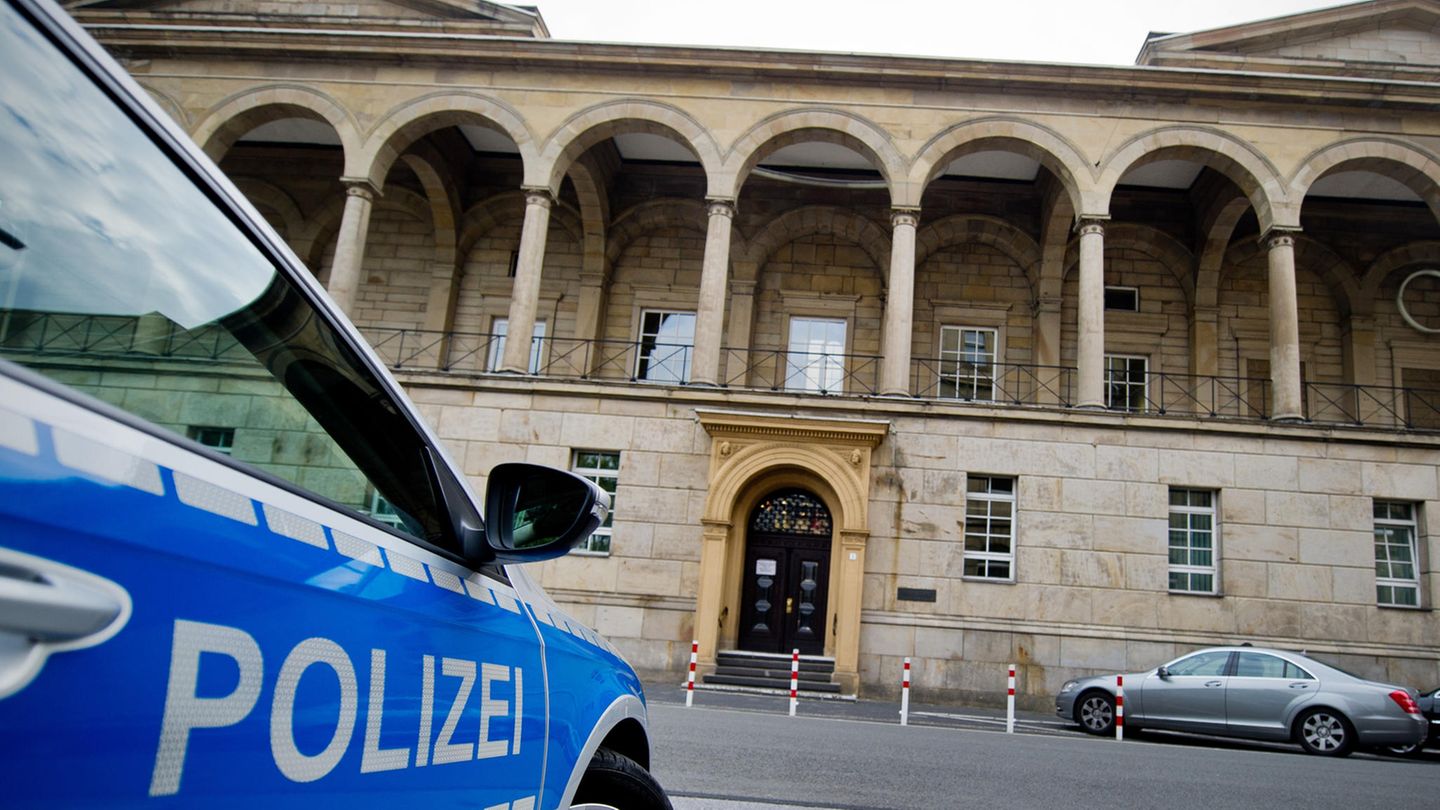 Prozessbeginn um Gruppenvergewaltigung einer 13-Jährigen in Velbert: Das Landgericht in Wuppertal