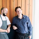 Micha Schäfer (links) und Billy Wagner, Nobelhart & Schmutzig  Für deutsche Standards war die Eröffnung des "Nobelhart & Schmutzig" radikal. Das von dem jungen Gastronomen Billy Wagner vor dreieinhalb Jahren in Berlin mit einem "brutal lokalen" Konzept eröffnete Restaurant "Nobelhart & Schmutzig" landete in diesem Jahr erstmals auf der Pellegrino-Liste, auf einem respektablen Platz 88.