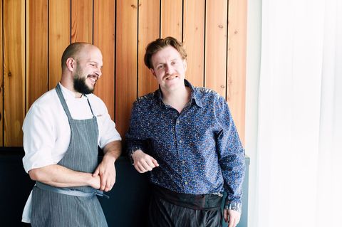 Micha Schäfer (links) und Billy Wagner, Nobelhart & Schmutzig  Für deutsche Standards war die Eröffnung des "Nobelhart & Schmutzig" radikal. Das von dem jungen Gastronomen Billy Wagner vor dreieinhalb Jahren in Berlin mit einem "brutal lokalen" Konzept eröffnete Restaurant "Nobelhart & Schmutzig" landete in diesem Jahr erstmals auf der Pellegrino-Liste, auf einem respektablen Platz 88.