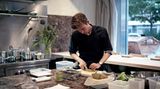 Dylan Watson-Brawn, Ernst  Watson-Brawn gilt als Wunderkind der neuen deutschen Foodszene, obwohl er Kanadier ist. "Wir sind ein Restaurant in Deutschland, kein deutsches Restaurant", sagt er.