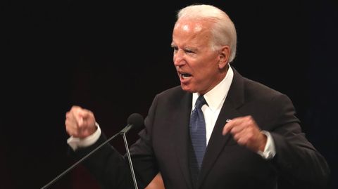 Ex-Vizepräsident Joe Biden bei seiner Trauerrede für John McCain in einer Baptistenkirche in Phoenix, Arizona