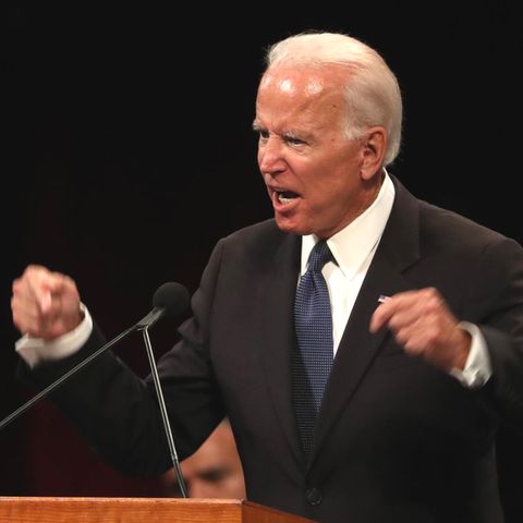 Ex-Vizepräsident Joe Biden bei seiner Trauerrede für John McCain in einer Baptistenkirche in Phoenix, Arizona