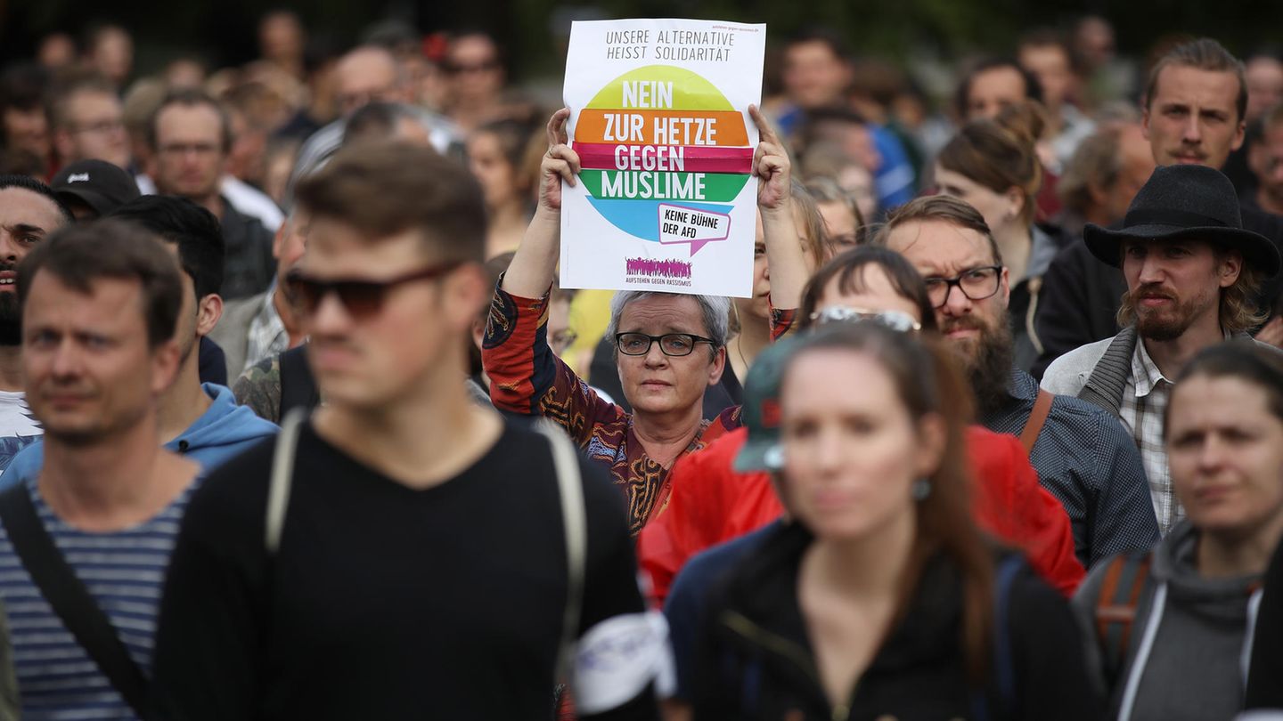 #wirsindmehr: Demonstration gegen Rechts