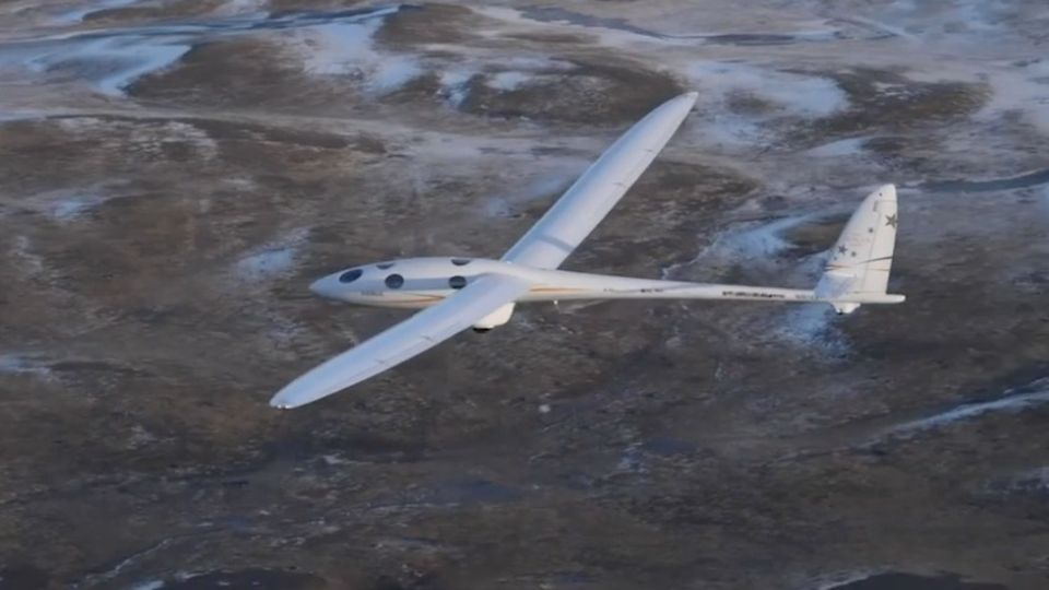 Neuer Weltrekord: Komplett ohne Antrieb: Airbus-Segelflugzeug fliegt auf 19 Kilometer Höhe Neuer Weltrekord: Komplett ohne Antrieb: Airbus-Segelflugzeug fliegt auf 19 Kilometer Höhe