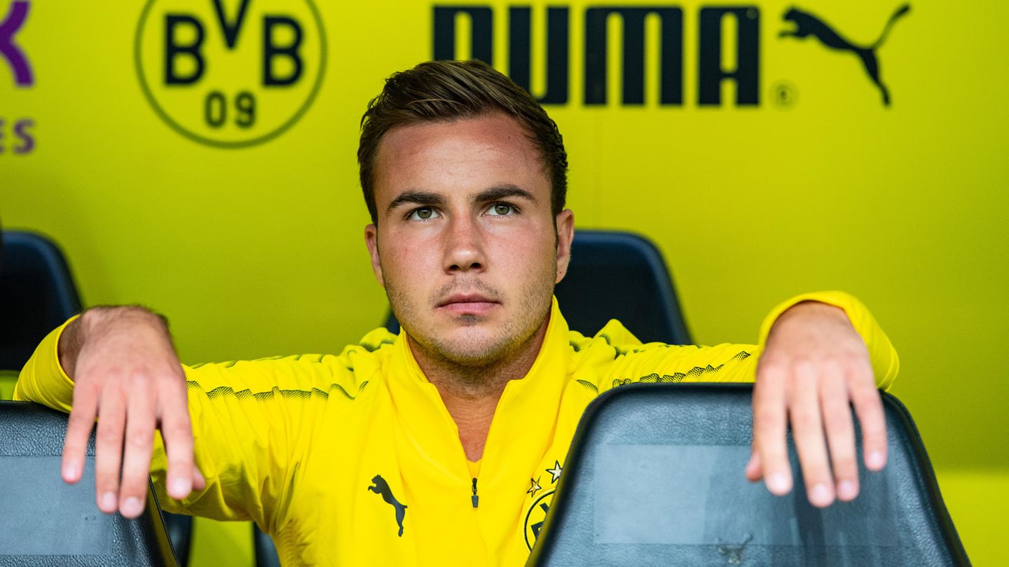 Mario Götze auf der BVB-Bank - auch unter Lucien Favre spielt er bislang keine Rolle