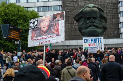 Chemnitz: SPD-Politiker mit Besuchergruppe von Rechten überfallen