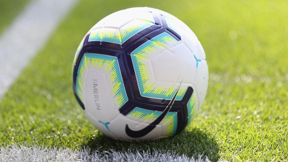Ein Nachwuchsfußballspieler in den Niederlanden ist nach einem Zusammenprall gestorben (Symbolbild) Ein Nachwuchsfußballspieler in den Niederlanden ist nach einem Zusammenprall gestorben (Symbolbild)