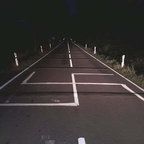 nachrichten deutschland - hakenkreuz auf straße