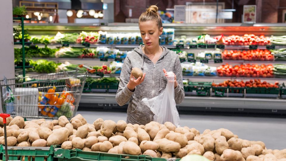 Rekordsommer 2018: Supermarktpreise: Dieses Gemüse wird jetzt teurer – und dieses günstiger Rekordsommer 2018: Supermarktpreise: Dieses Gemüse wird jetzt teurer – und dieses günstiger