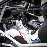 Mit der längs verschiebbaren Pedalerie wird die perfekte Sitzposition eingestellt