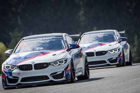 Beim BMW M4 GT4 Rennsporttraining