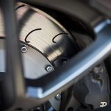 Die Bremsscheiben vorne haben einen Durchmesser von 390 Millimetern