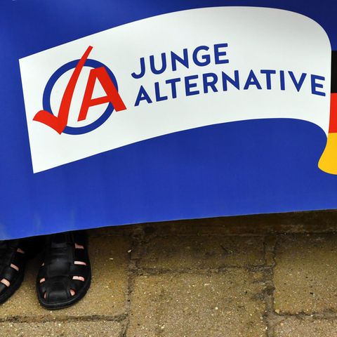 Die AfD-Nachwuchsorganisation "Junge Alternative" will ihre Landesverbände in Bremen und Niedersachsen auflösen