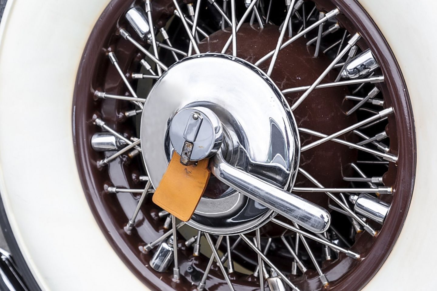 Mercedes 500 K Spezial-Roadster - Detailarbeit auch am Ersatzrad