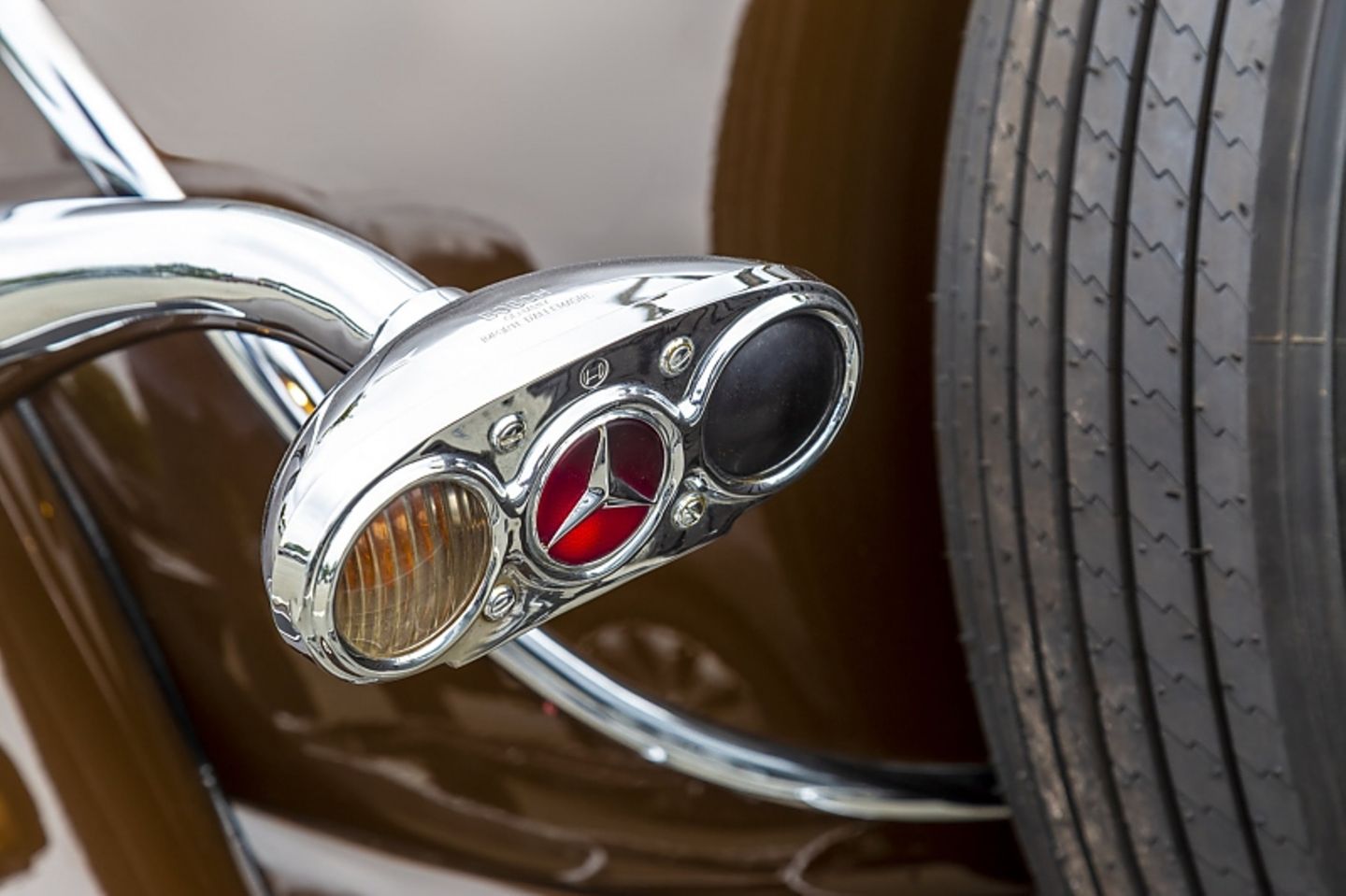 Mercedes 500 K Spezial-Roadster - die Rückleuchte aus dem Hause Bosch mit dezentem Mercedes-Signet