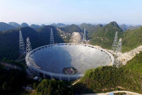Der Spiegel misst 520 Meter im Durchmesser.
