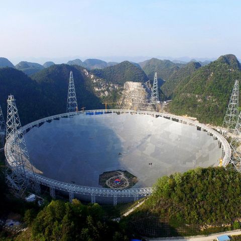 Der Spiegel misst 520 Meter im Durchmesser.