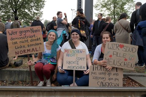 Twitter-Reaktionen: #wirsindmehr in Chemnitz: "Liebe verteilen ist cooler, als dummen Hass zu schieben"