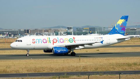 Flieger der Small-Planet-Airline aus Ägypten