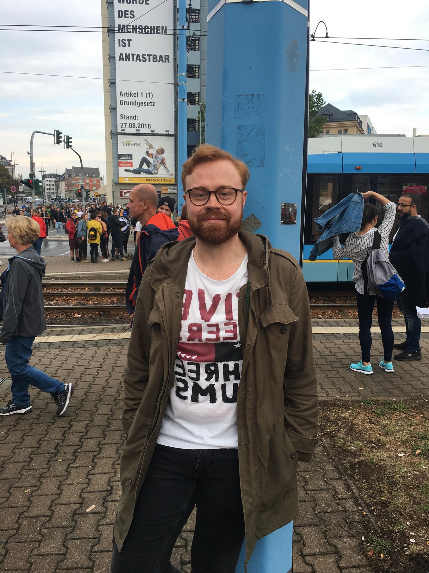 Oliver aus Chemnitz Stimmenfang auf der #WirSindMehr-Demo
