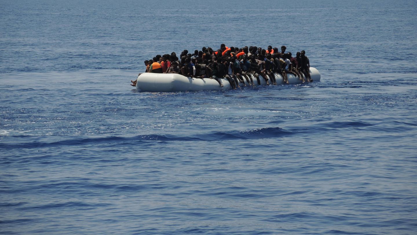 Spanien: Flüchtlinge auf einem Boot