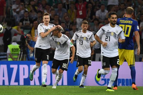 Marco Reus (l.), Thomas Müller (2.v.l.) und Ikay Gündogan (r.) können die Rolle vom Özil übernehmen