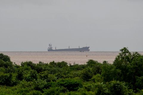 Geisterschiff vor der Küste von Myanmar