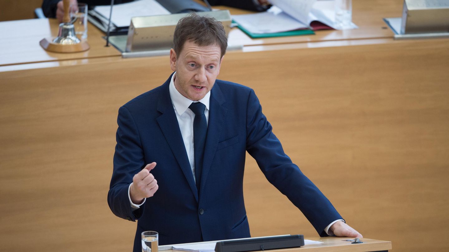 Sachsens Ministerpräsident Michael Kretschmer (CDU) gibt eine Regierungserklärung zu Chemnitz ab