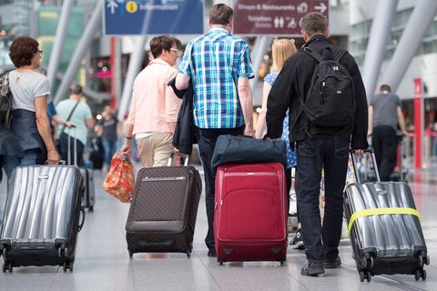 Passagiere am Flughafen Düsseldorf
