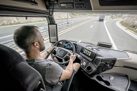 Der Arbeitsplatz des Fahrers wird digitalisiert